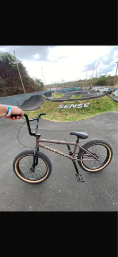 Bicicleta Bmx aro 20 - Importada (manobras e pumptrack) 