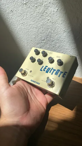 Pedal de guitarra sonicake levitate delay e reverb