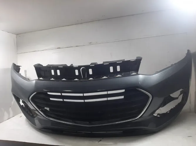 Parachoque dianteiro Chevrolet tracker 2018/2020 c detalhe grade