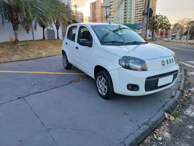 Fiat Uno Vivace Celeb. 1.0 EVO F.flex 8V 5P 2014