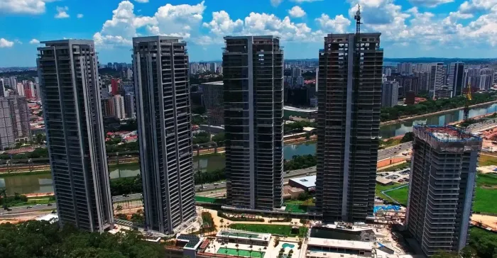 Apartamento com 4 suítes 4 vagas a venda no Panamby