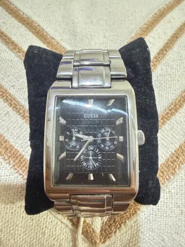 Relógio Guess retangular 