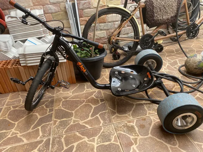 Drift Trike adulto com pedal