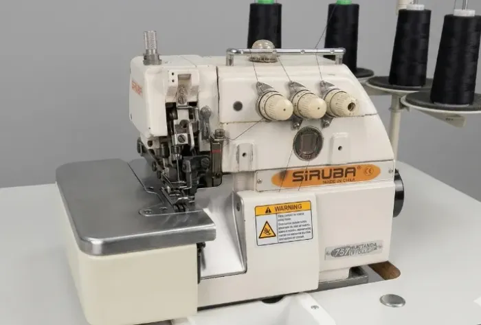 Máquina de Costura Overlock Siruba