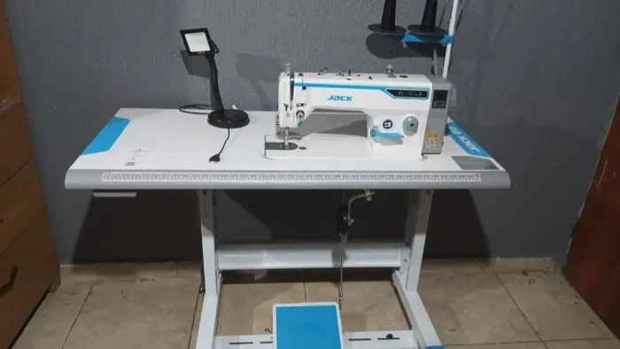 Máquina de costura 