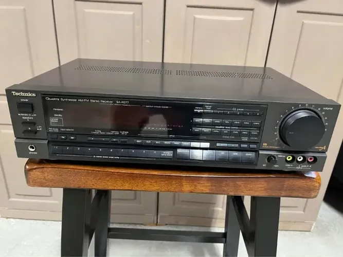 Receiver Technics Importado com equalizador e controle remoto