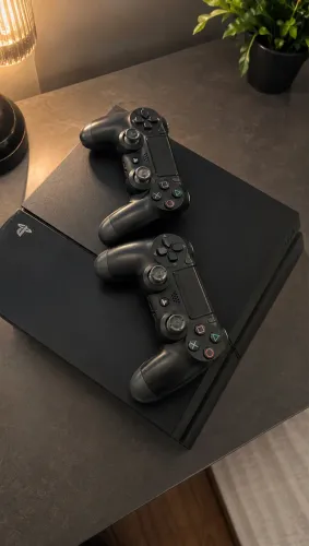 Playstation 4 fat e controle