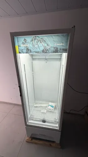 Expositor Metalfrio 403 litros 220v zerado
