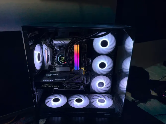 PC Gamer de Alto Desempenho - Ryzen 7 5700X3D + RTX 5060 Ti 16 GB, 24 RAM 3x8