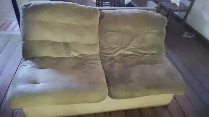 2 Sofás ( 4 lugares )