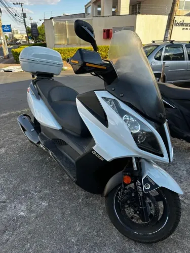 Kymco Downtown 300i 2022 aceito carro de maior valor