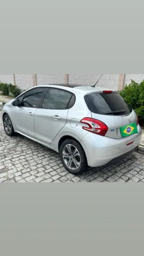 Peugeot 208 Allure 1.5 Flex 8V 5P 2014