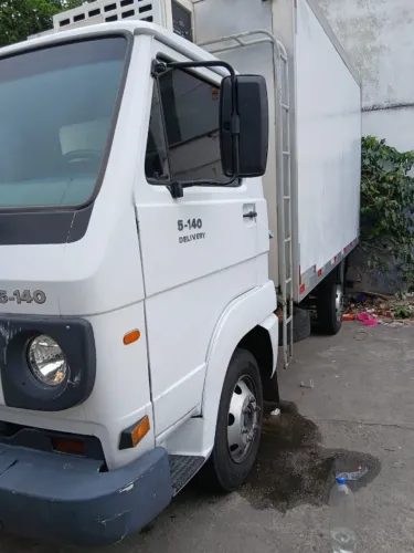 caminhão baú térmico delivery