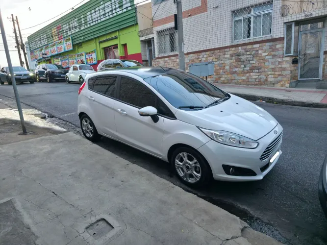 Ford Fiesta 1.6 16V Flex Mec. 5P 2015