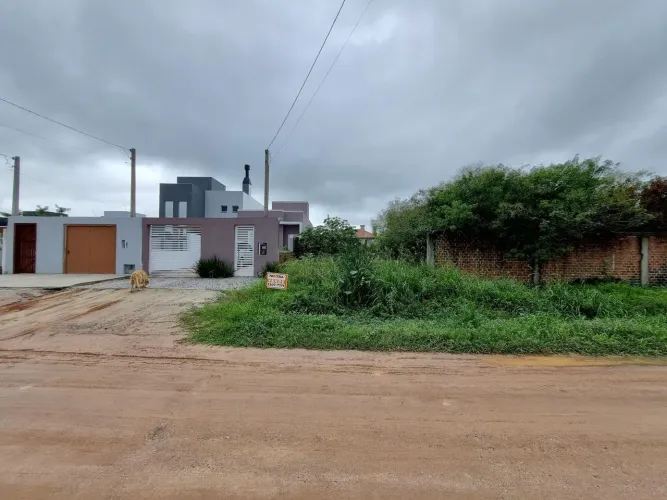 Terreno de 340m² próximo ao colégio Alfredo Simon no bairro Py Crespo