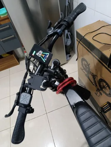 Bicicleta Elétrica Starmega V8 750w preto 32hr/h Bateria 48v 50km autonomia