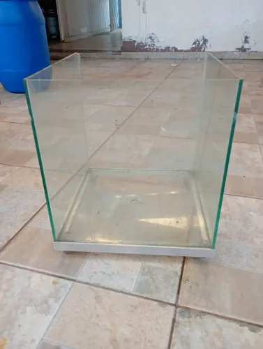 Vaso de vidro tipo cachepô
