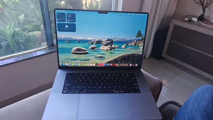 Macbook Pro M1, com garantia até novembro. 