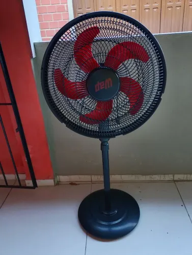 Ventilador de pé