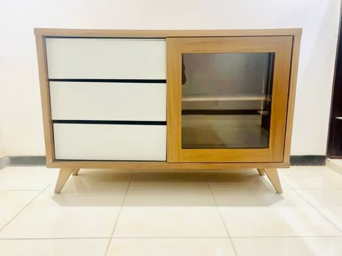 Buffet aparador com 3 gavetas grandes em madeira e off white 