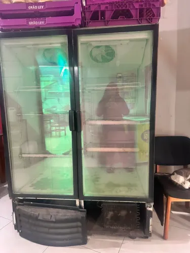 Geladeira expositora