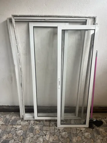 Janela 1,5 m por 1 m