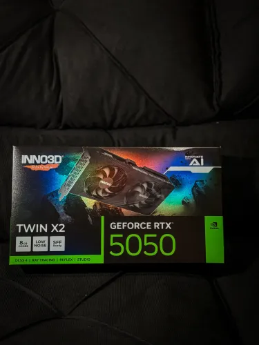 Placa de vídeo INNO3D GeForce RTX 5050 Twin X2, nova e lacrada