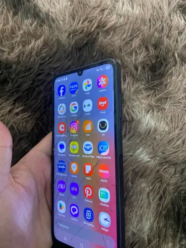 Samsung Galaxy A06 5G - Tela Trincada Mas 100% Funcional  