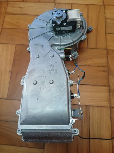 Motor do ventilador/turbina e carcaça da resistência) Lava e Sec Hisense 