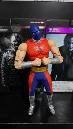 Esmaga Átomo (SJA) - Mcfarlane Toys