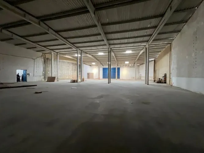 Galpão à Beira da BR-101 900 m² para Grandes Operações