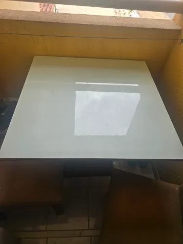 Vendo mesa 4 lugares somente a mesa