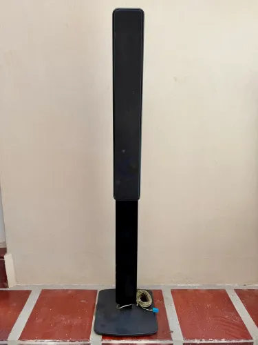 Auto Falante com Pedestal Traseiro Esquerdo do Home Theater Philips HT3566D