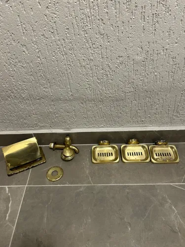 Saboneteiras, torneira e Porta papel Higiênico dourado 