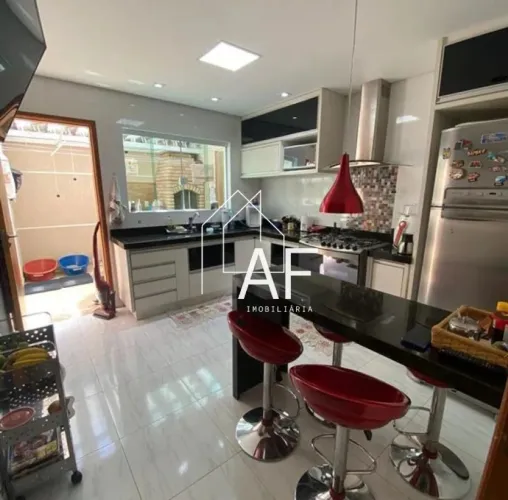 Sobrado para Venda na Vila Nivi com 3 quartos , 1 suíte, 2 vagas de garagem, 85 m²