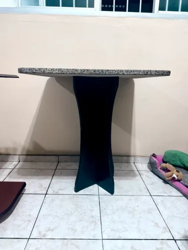 Mesa granito 70x70
