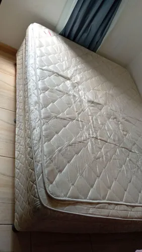 Vendo cama box de casal