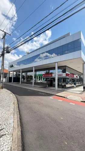 Imóvel para aluguel tem 500 metros quadrados em Capão Raso - Curitiba - PR