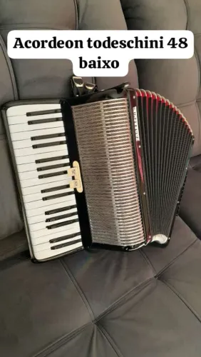 Acordeon todeschini 48 baixo