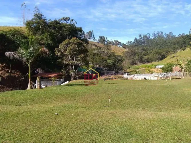 Sítio com 3 dormitórios à venda, 133000 m² por R$ 825.000 - Zona Rural - Natividade da Ser