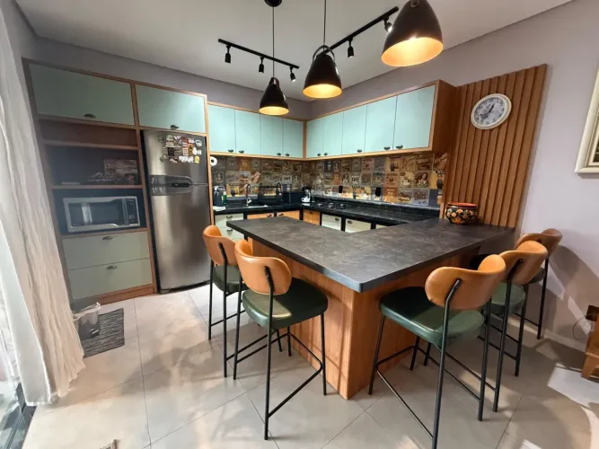 Casa averbada no Centro de Navegantes - pronta para financiar
