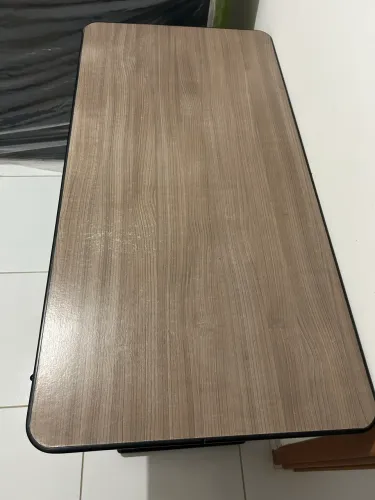 Mesa de escritório com 2 gavetas