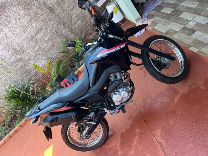 Vendo bros 160 km baixo único dono moto em dia