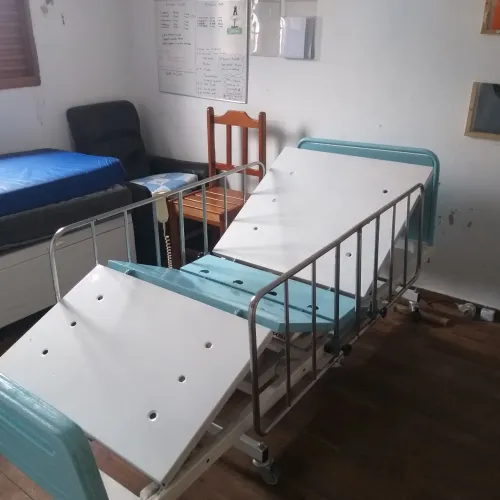 Cama hospitalar elétrica 5 posições. 