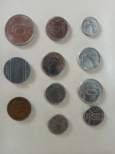 Moedas, notas e vale transporte ANTIGOS 
