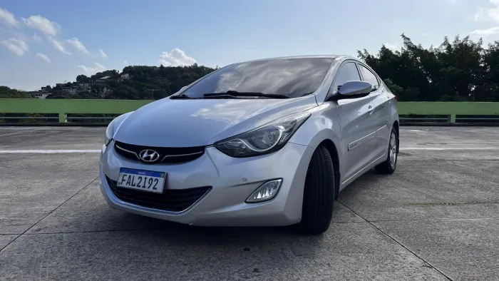 Hyundai Elantra GLS 2.0 16V Flex Aut. 2014