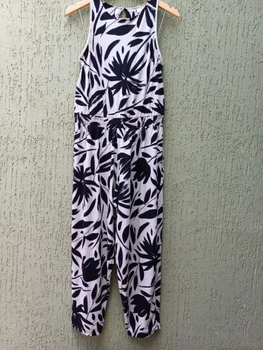 Macacão Renner floral