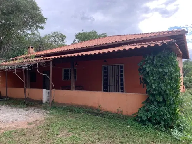 Sitio 80.000m², com casa, rio nos fundos, poço artesiano, barracão de caseiro, Baldim.
