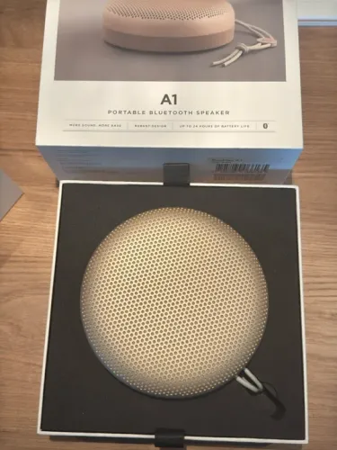Bang & Olufsen Alto-falante Bluetooth portátil Beoplay A1 com microfone 1ª Geração 