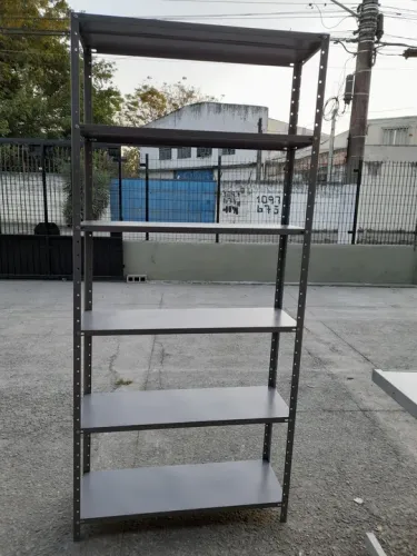 Estante prateleira em aço- Nova desmontado na caixa 